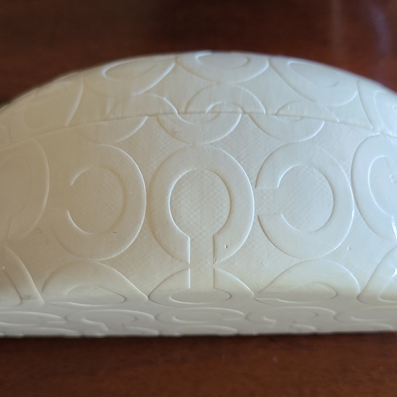 Coach sunglass hard case - Picture 3 of 4